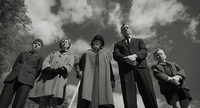 �������