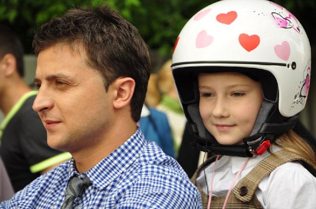 Служебный роман. Наше время, кадры. постеров у фильма: 5трейлеров у фильма: 5 Служебный роман. Наше время, кадры. постеров у фильма: 5трейлеров у фильма: 5